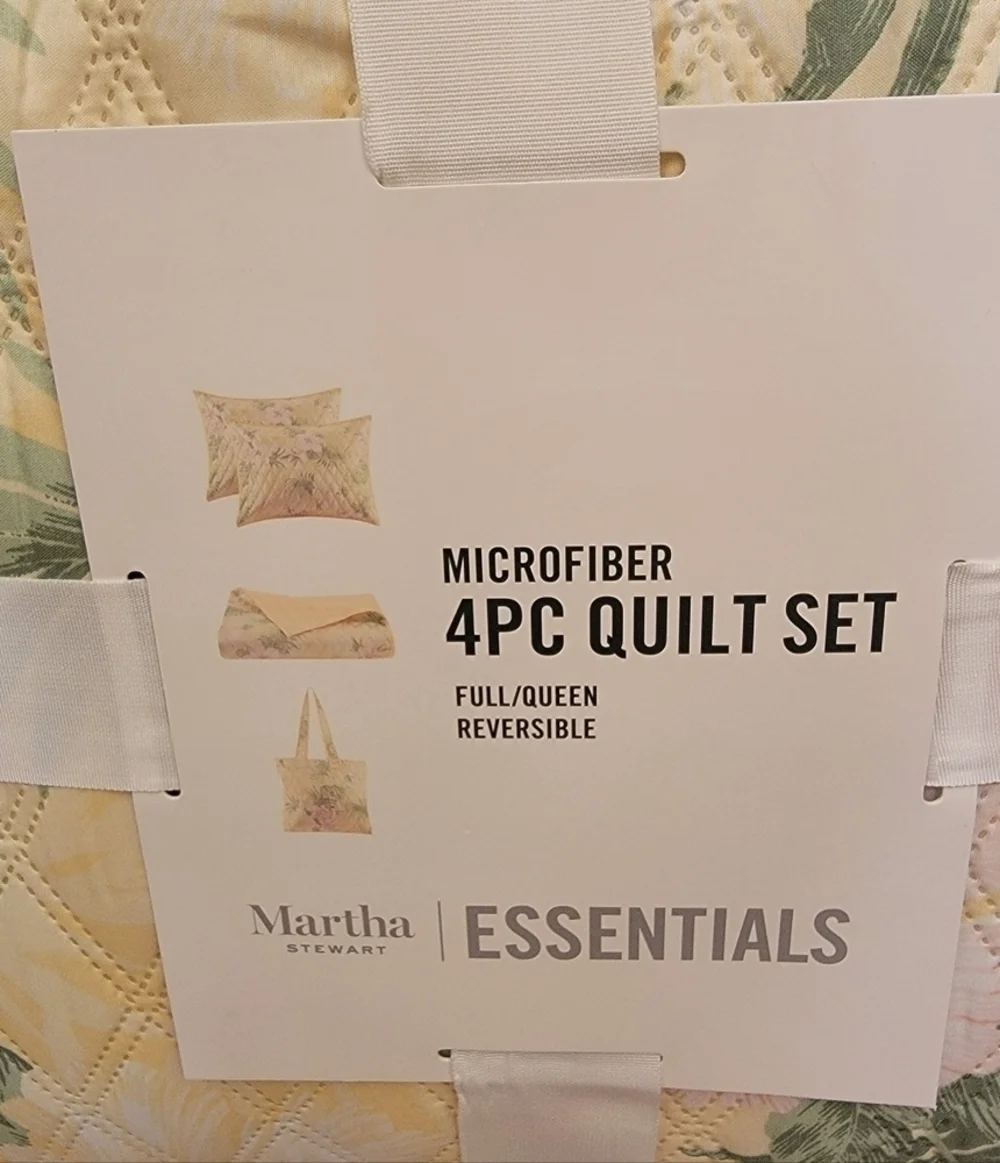 NWT Martha Stewart 4 Pc Full/Queen Quilt Set